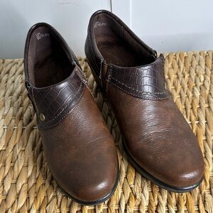 Easy Street women’s booties